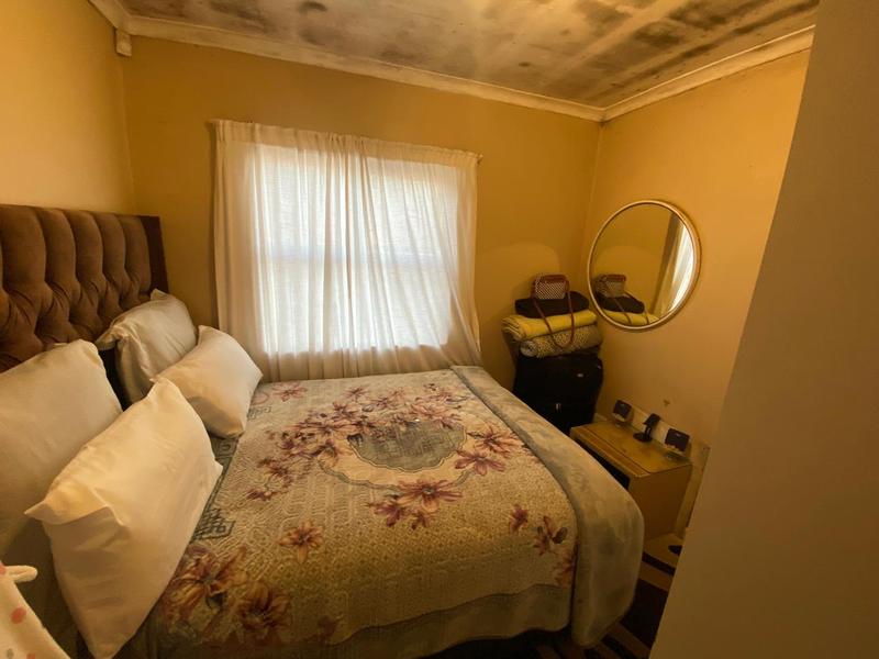 2 Bedroom Property for Sale in Goodwood Estate Western Cape
